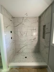 Marble Master Bath for Huron Homes